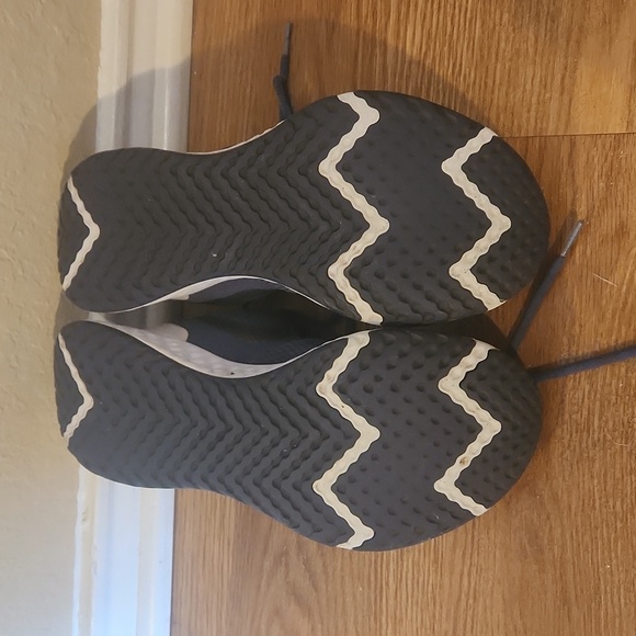 Nike 10 revolution running shoes - Picture 12 of 12